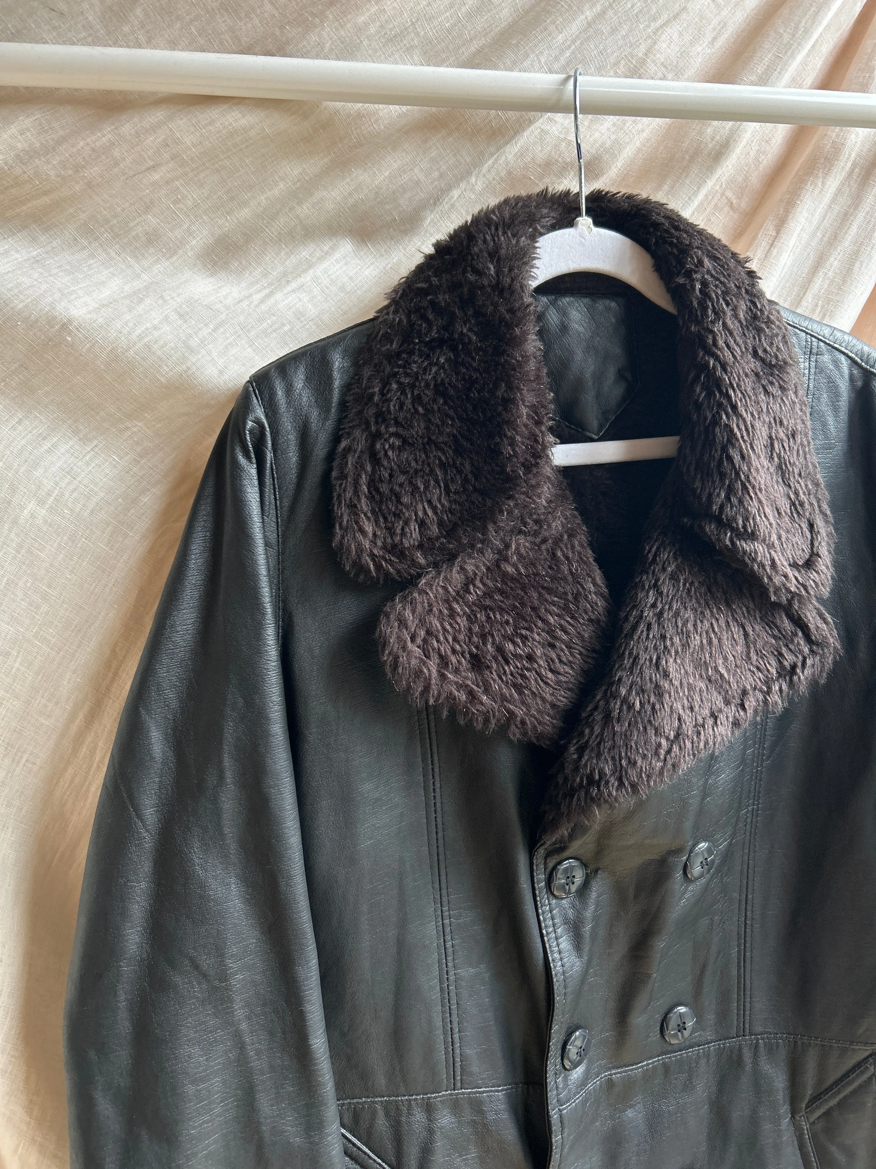 Leather Coat with Faux Fur Collar - M