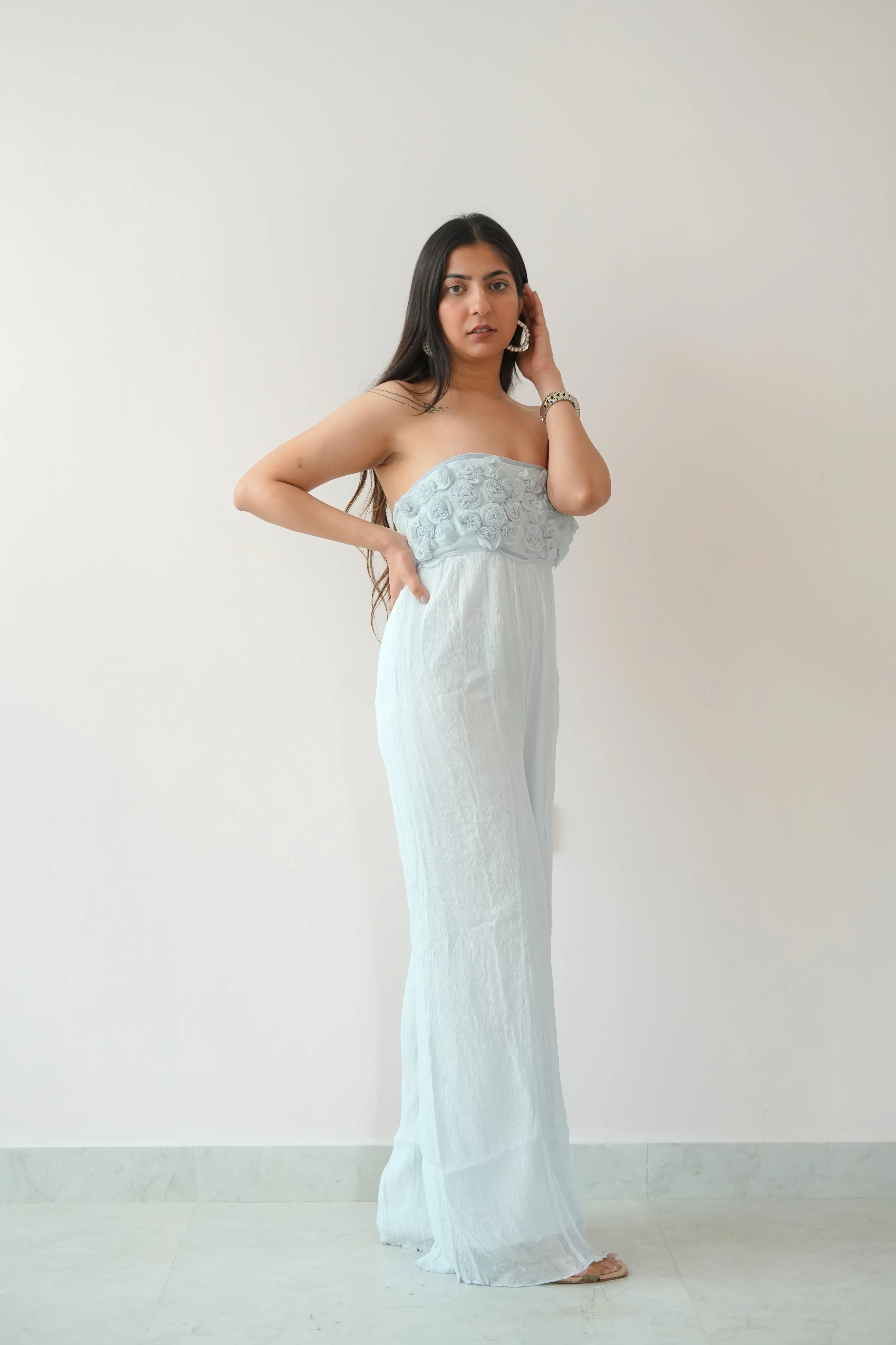 Off shoulder rose