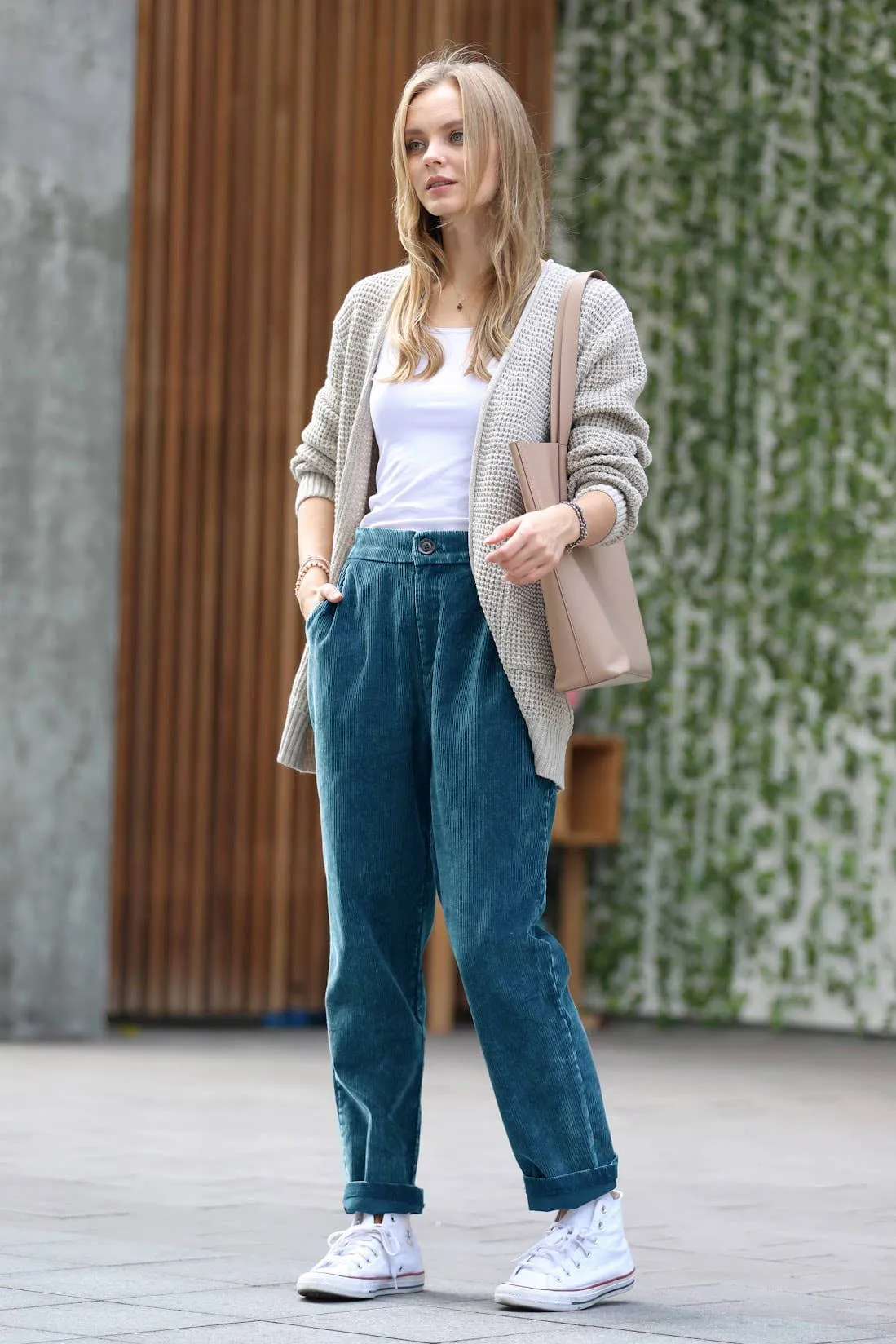WASHED CORDUROY PLEATED PANTS